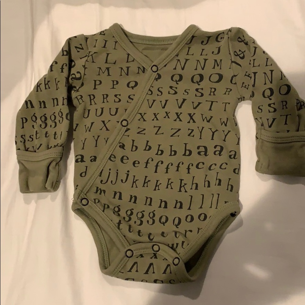 L’ovedbaby alphabet kimono onesie